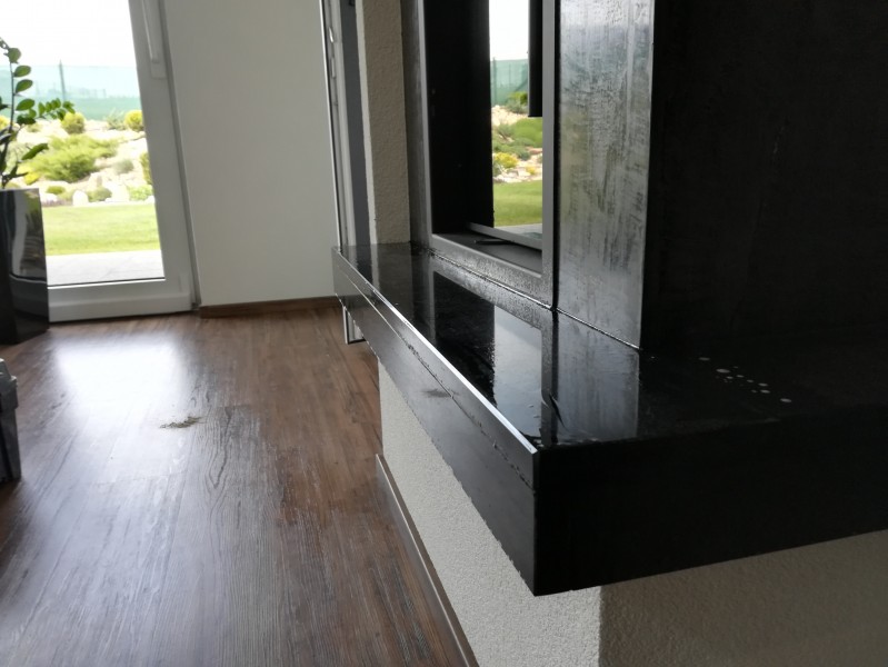 Krbová římsa Nero Black