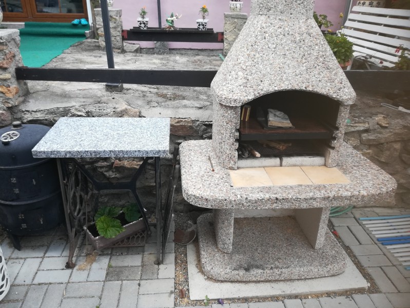 Deska na šicí stroj